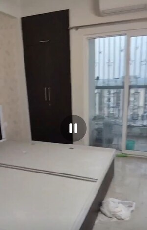 Room in 2 BHK Apartment at Windsor Paradise 2, Raj Nagar Extension – for Rent