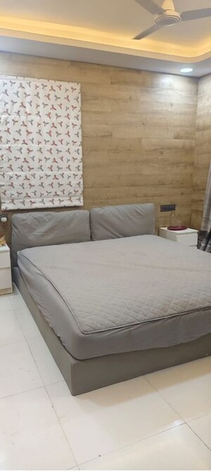 Bedroom in 1 BHK Apartment at Santacruz West – for Rent