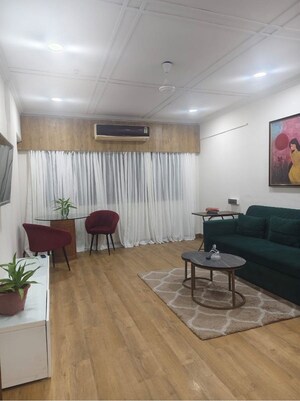 Living Room in 1 BHK Apartment at Santacruz West – for Rent