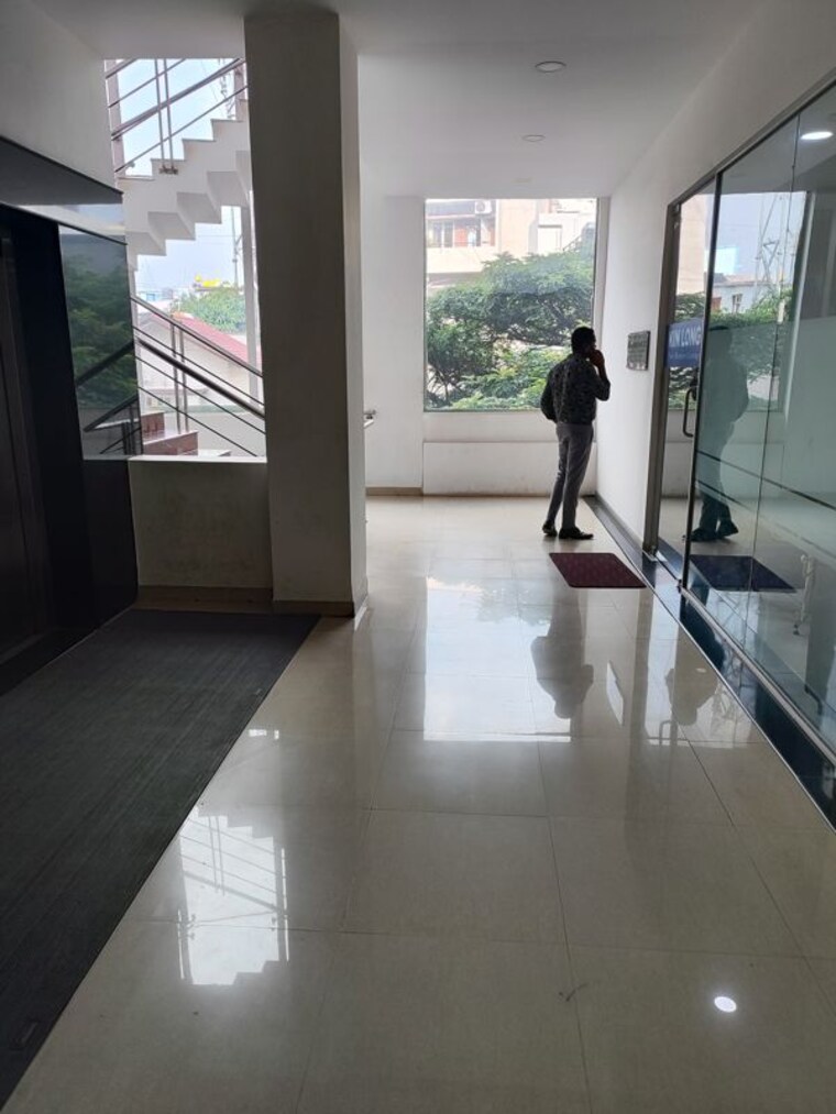  Parking, koramangala Commercial Office Space 5000 Sq.Ft. In Koramangala Bangalore 10713877