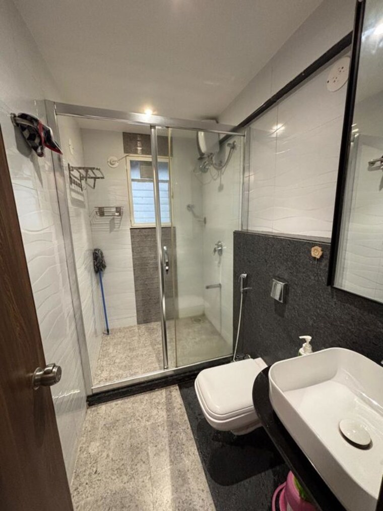 Bathroom, goel-ganga-liviano 3.5 Bedroom 1750 Sq.Ft. Apartment In Kharadi Pune 10713886