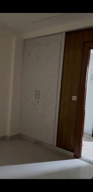 Bathroom in 3 BHK Builder Floor at BPTP District, Sector 81 – for Rent