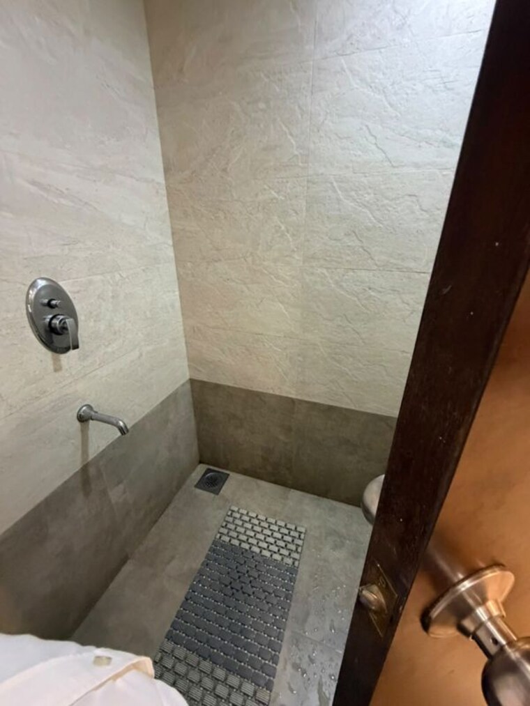 Bathroom, bandra west 2 Bedroom 750 Sq.Ft. Apartment In Bandra West Mumbai 10713912