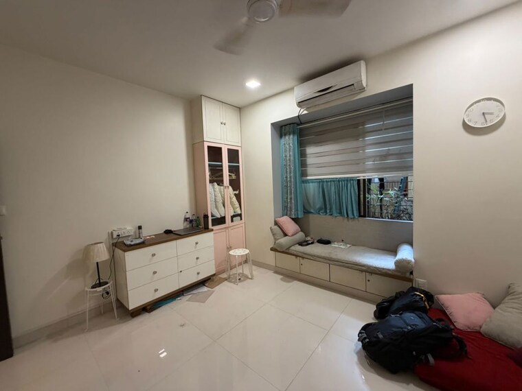 Room, bandra west 2 Bedroom 750 Sq.Ft. Apartment In Bandra West Mumbai 10713912