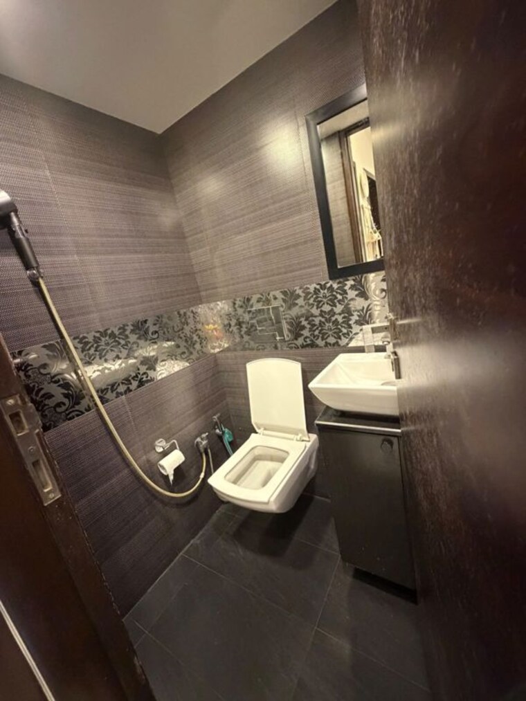 Bathroom, bandra west 2 Bedroom 750 Sq.Ft. Apartment In Bandra West Mumbai 10713912