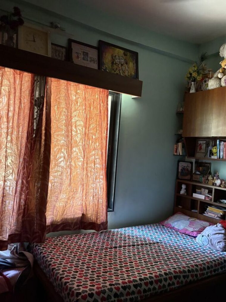 Bedroom, vineet khand Pg For Girls In Vineet Khand 10713927