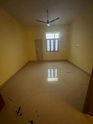 Room in 2 BHK Independent House at Viram Khand 5 – for Rent