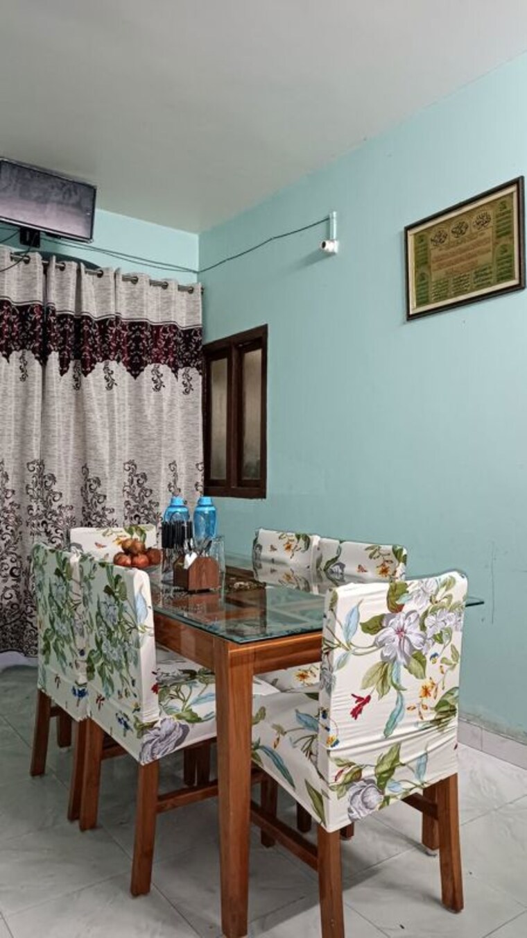Living Room, vineet khand Pg For Girls In Vineet Khand 10713949