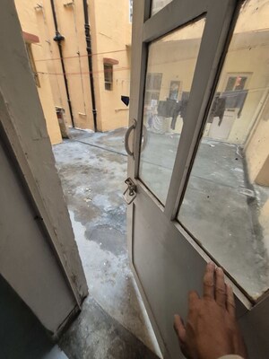 Lobby in 2.5 BHK Apartment at Mayur Vihar – for Rent