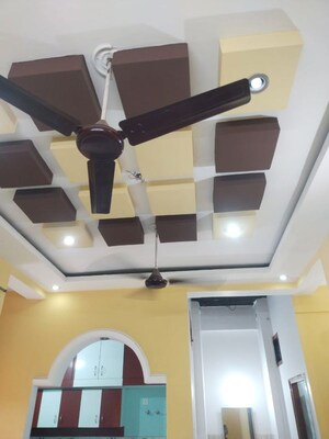 2 BHK Independent House For Rent in Vineet Khand 6