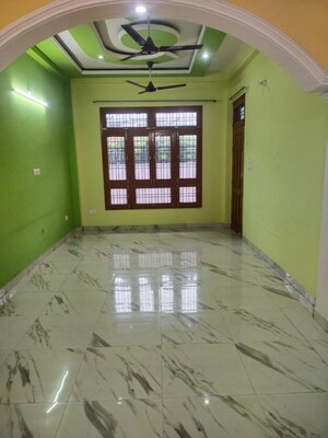 Room in 2 BHK Independent House at Vineet Khand 6 – for Rent