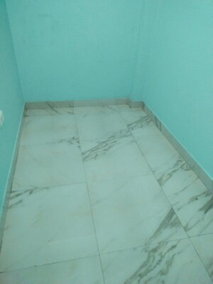 Room in 2 BHK Independent House at Vineet Khand 6 – for Rent