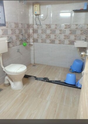 Bathroom in 1 RK Apartment at Shantiniketan Apartments Matunga, Matunga East – for Rent