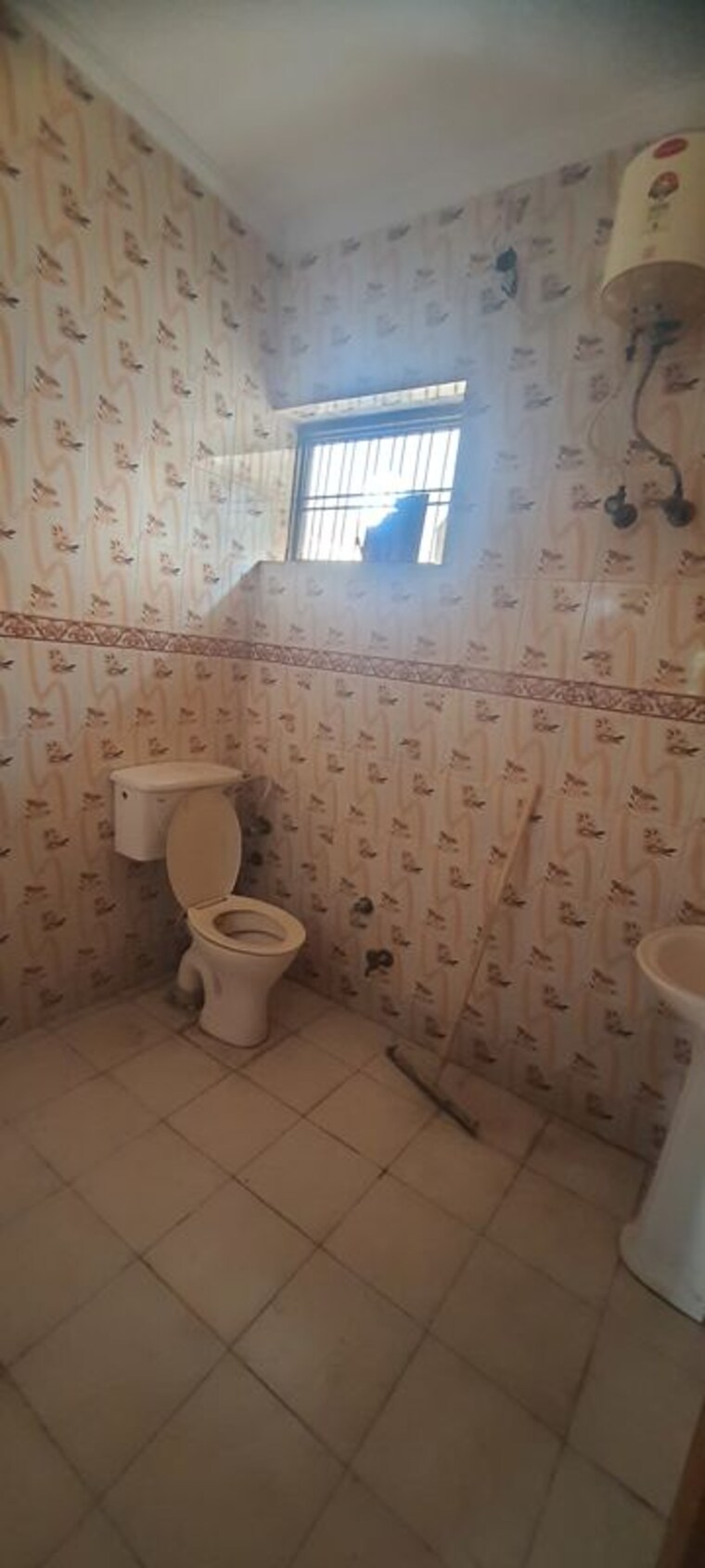 Bathroom, sector 3 2 Bedroom 100 Sq.Ft. Independent House In Sector 3 Faridabad 10713978