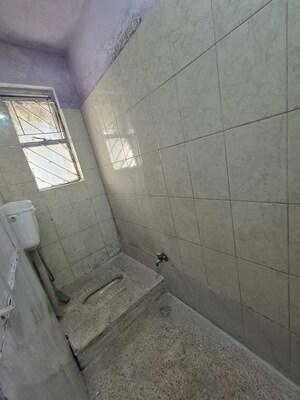 Bathroom in 2.5 BHK Apartment at Mayur Vihar – for Sale
