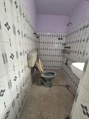 Bathroom in 2.5 BHK Apartment at Mayur Vihar – for Sale