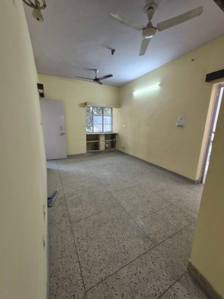 Room, mayur vihar 2.5 Bedroom 810 Sq.Ft. Apartment In Mayur Vihar Delhi 10713968