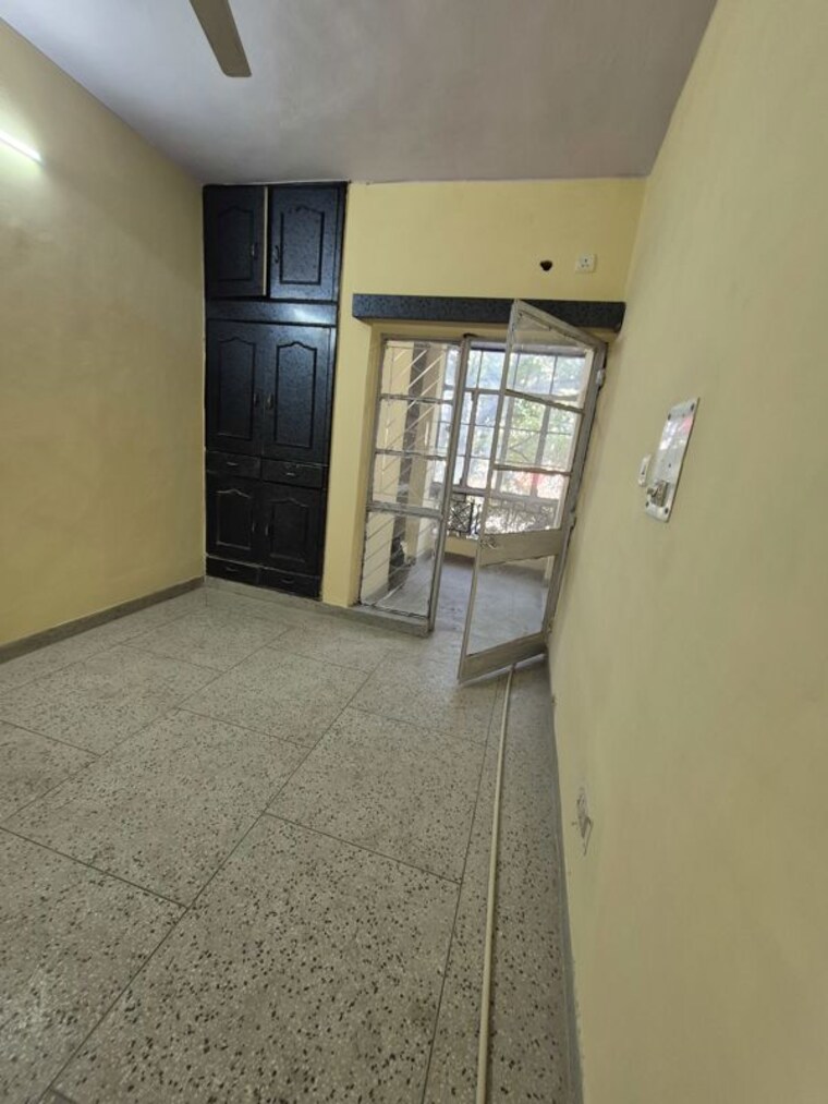 Bedroom, mayur vihar 2.5 Bedroom 810 Sq.Ft. Apartment In Mayur Vihar Delhi 10713968