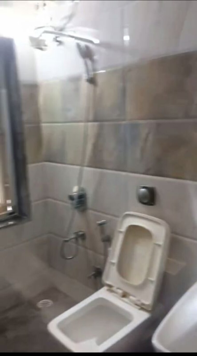 Bathroom, dattani-shelter 2 Bedroom 914 Sq.Ft. Apartment In Goregaon West Mumbai 10713983