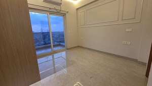 Room in 2.5 BHK Apartment at Shree Vardhman Victoria, Sector 70 – for Rent