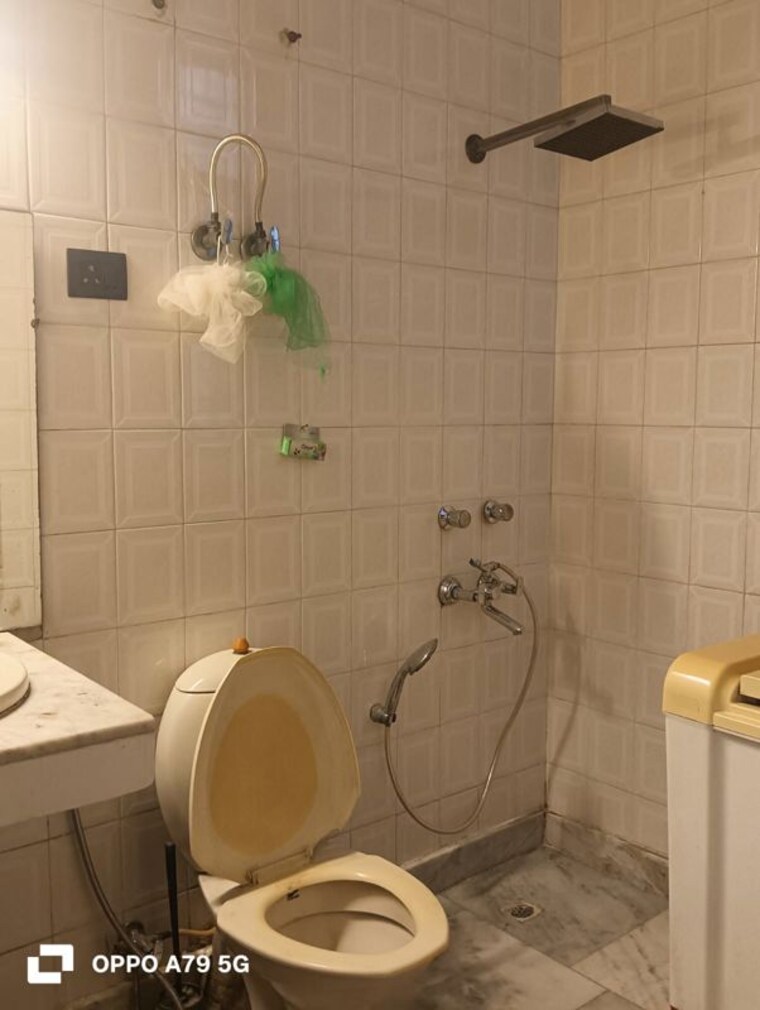 Bathroom, greater kailash i 2 Bedroom 200 Sq.Yd. Builder Floor In Greater Kailash I Delhi 10714044