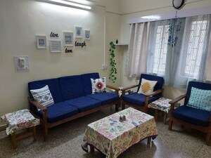Living Room in  Pg at Vineet Khand – for Rent