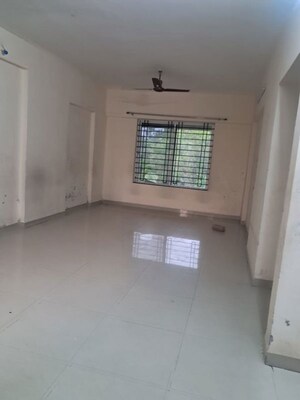 Room in 2 BHK Apartment at Kohinoor Vayona, Pimpri – for Rent