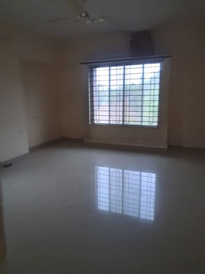 Room in 2 BHK Apartment at Kohinoor Vayona, Pimpri – for Rent