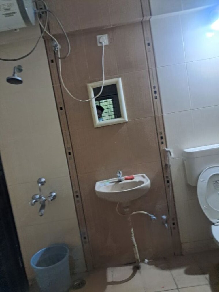 Bathroom, kohinoor-vayona 2 Bedroom 927 Sq.Ft. Apartment In Pimpri Pune 10714088