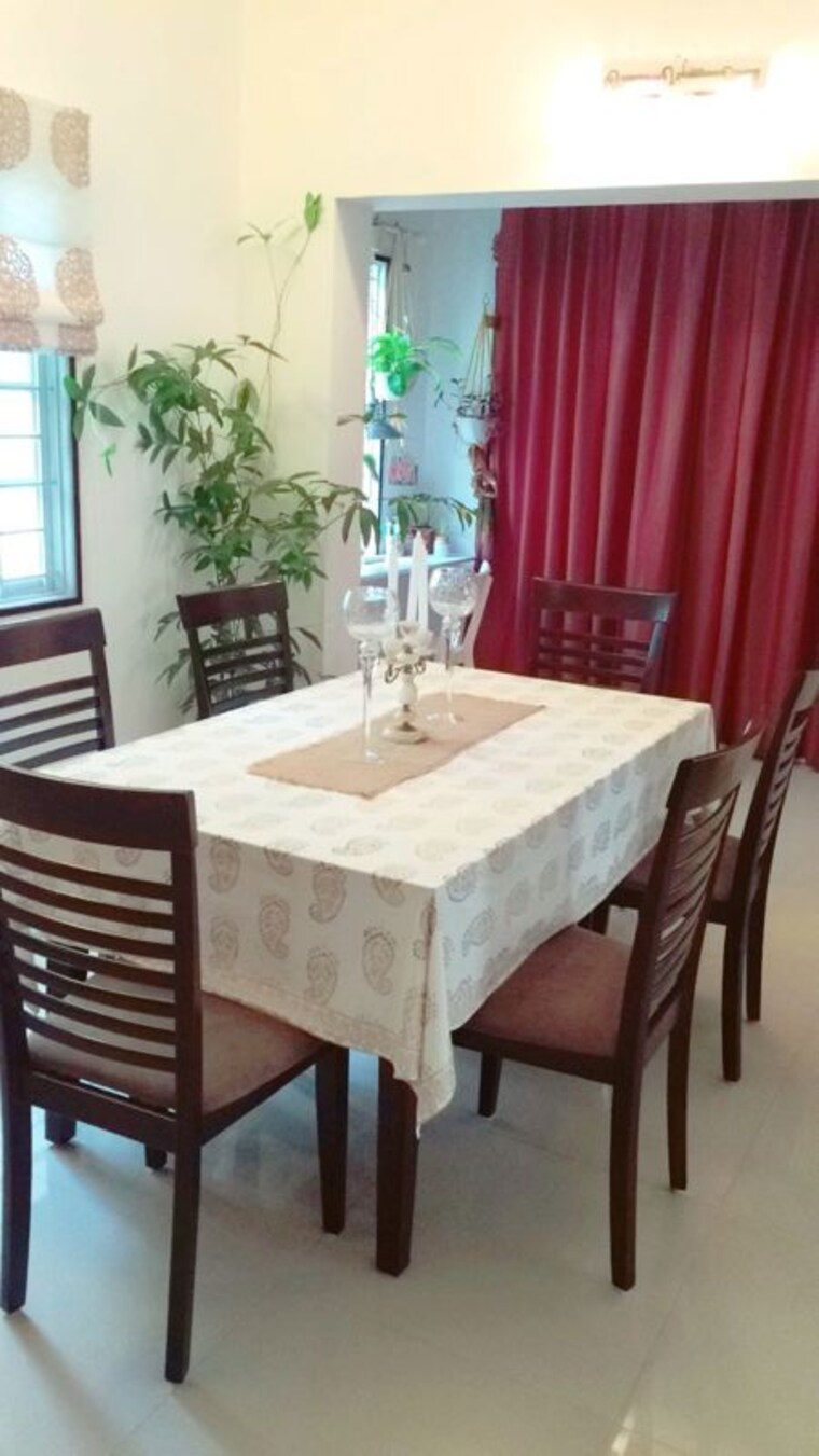 Bedroom, vineet khand Pg For Girls In Vineet Khand 10714112
