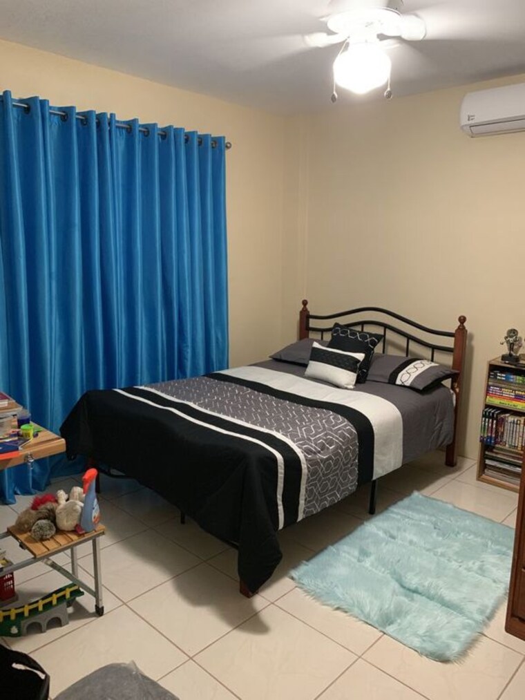 Bedroom, vineet khand Pg For Girls In Vineet Khand 10714112