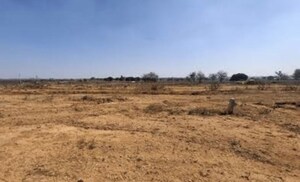  Plot For Sale in Malad East