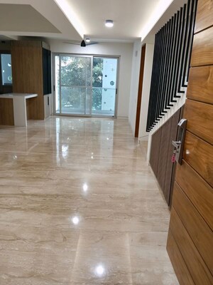 Room in 3 BHK Apartment at Richmond Premier, Richmond Road – for Rent