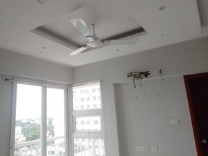 Furnished Amenities in 3 BHK Apartment at New Manish Nagar – for Rent