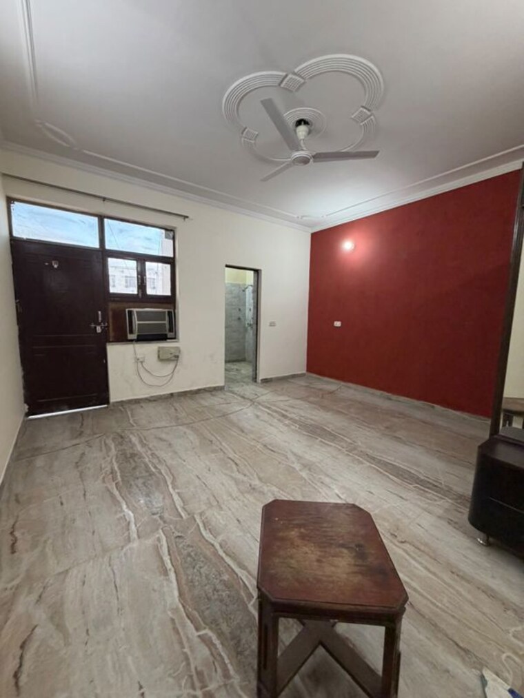 Bedroom, sector 40 2.5 Bedroom 2000 Sq.Ft. Builder Floor In Sector 40 Gurgaon 10714269