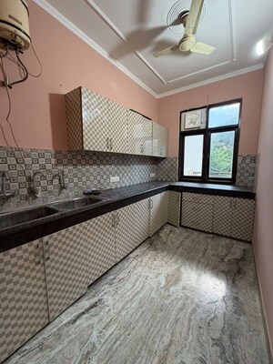 Bedroom in 2.5 BHK Builder Floor at Sector 40 – for Rent
