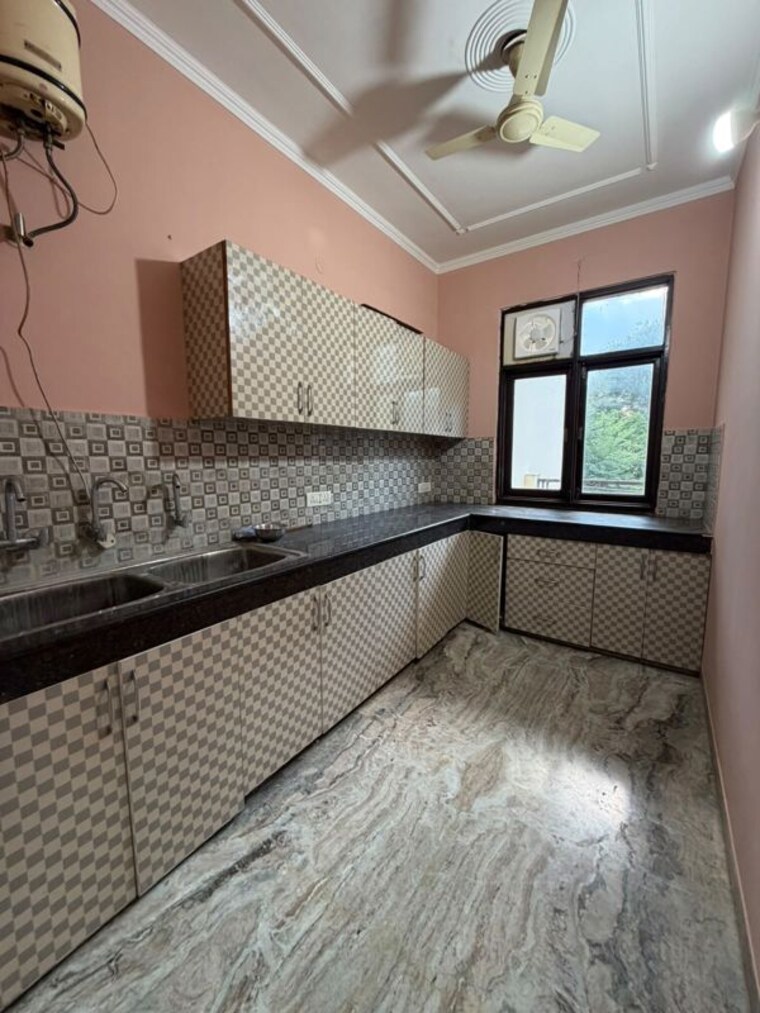 Bedroom, sector 40 2.5 Bedroom 2000 Sq.Ft. Builder Floor In Sector 40 Gurgaon 10714269