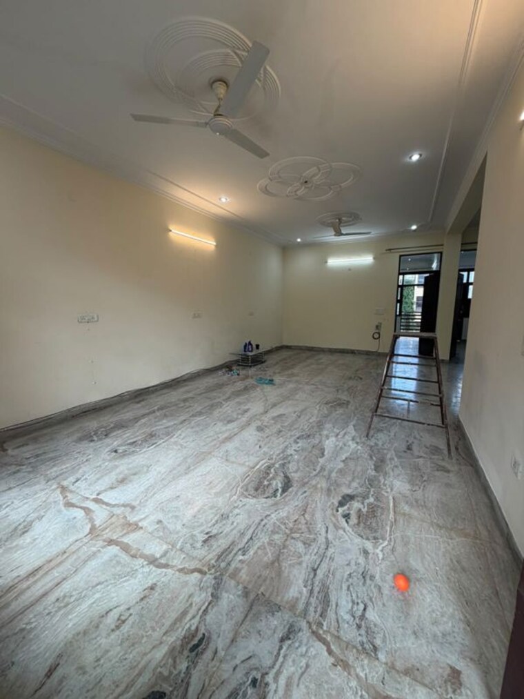 Room, sector 40 2.5 Bedroom 2000 Sq.Ft. Builder Floor In Sector 40 Gurgaon 10714269