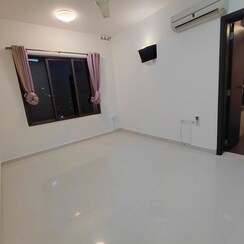 2 BHK Apartment For Rent in Lalani Grandeur