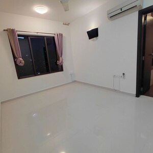 2 BHK Apartment For Rent in Lalani Grandeur, Goregaon East