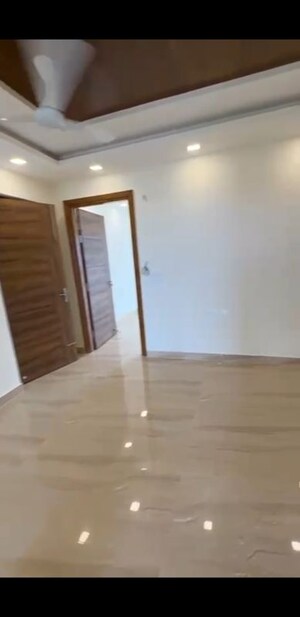 Room in 3 BHK Builder Floor at BPTP District Phase 2, Sector 84 – for Rent