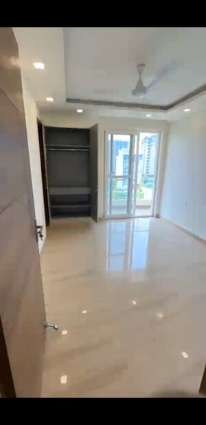 Room in 3 BHK Builder Floor at BPTP District Phase 2, Sector 84 – for Rent