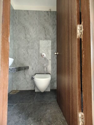 Bathroom in 3 BHK Apartment at Jyoti Sukriti, Goregaon East – for Sale