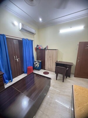Living Room in  Pg at Vineet Khand 6 – for Rent