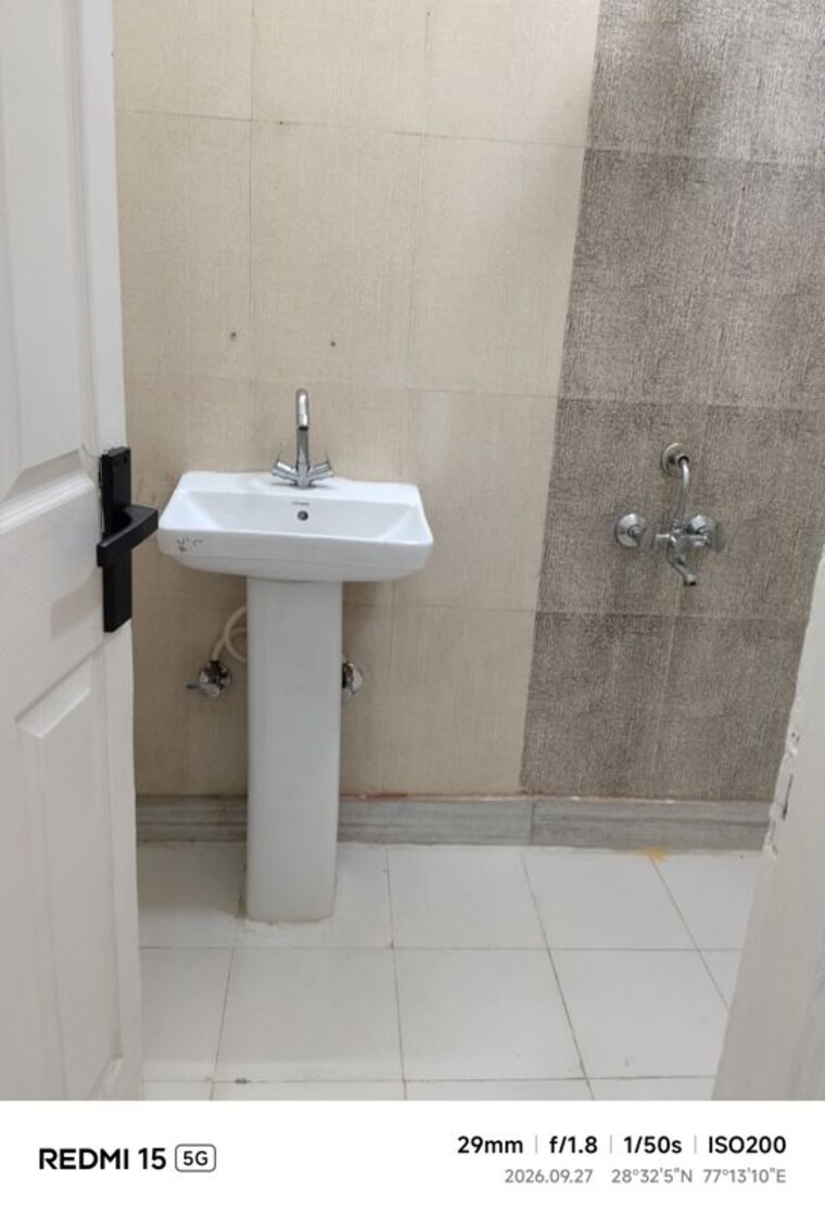 Bathroom, panchsheel vihar 2 Bedroom 850 Sq.Ft. Apartment In Panchsheel Vihar Delhi 10714373