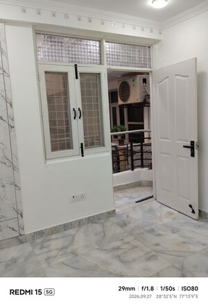 Room in 2 BHK Apartment at Panchsheel Vihar – for Rent
