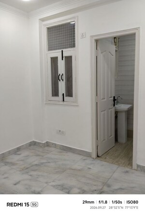 Room in 2 BHK Apartment at Panchsheel Vihar – for Rent