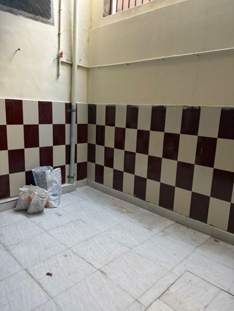 Balcony, sector 40 2.5 Bedroom 1800 Sq.Ft. Builder Floor In Sector 40 Gurgaon 10714372