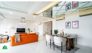 Master Bedroom in 6 BHK Apartment at Oberoi Springs, Andheri West – for Sale