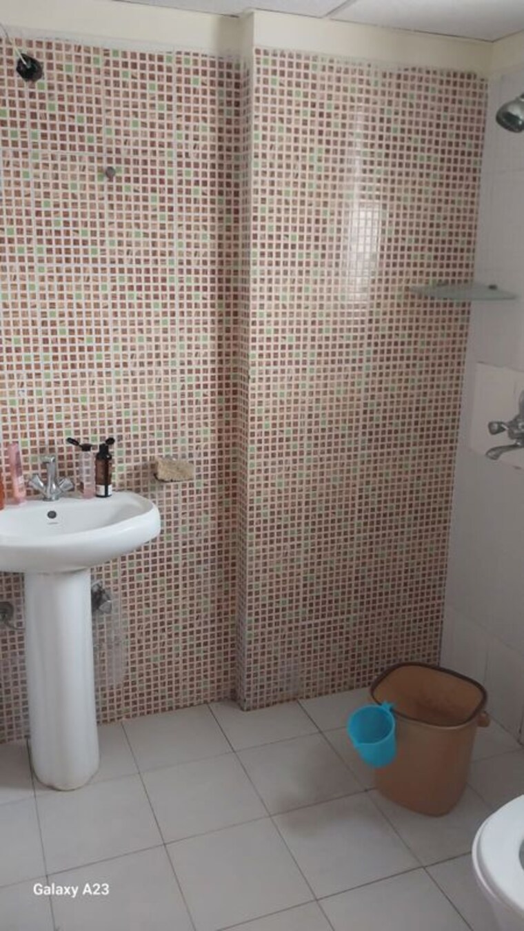 Bathroom, value-meadows-vista 2 Bedroom 130 Sq.Ft. Apartment In Raj Nagar Extension Ghaziabad 10714391